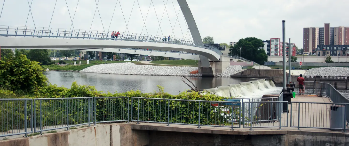 Daytime view of bridge